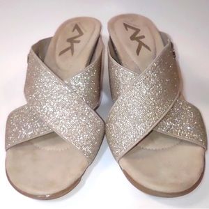 Anne Klein wedge 8.5 gold metallic sparkly!